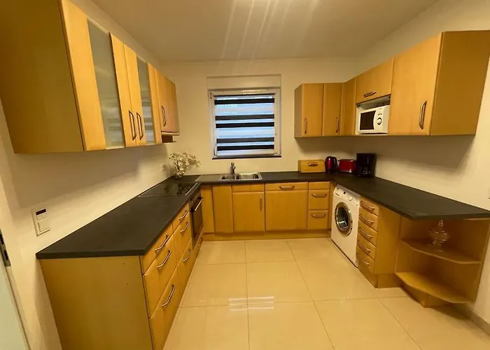 Exklusive Flughafen-Messe Apartment Naehe Duesseldorf